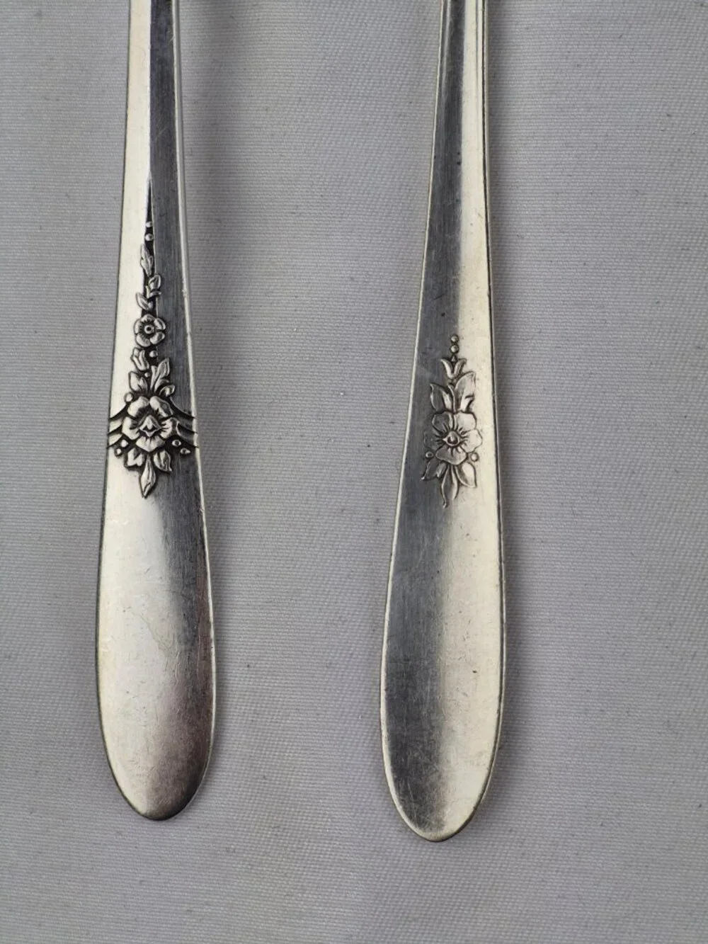 Tudor Plate Fantasy Pattern Oneida Silver-Plated Teaspoons Set of 8